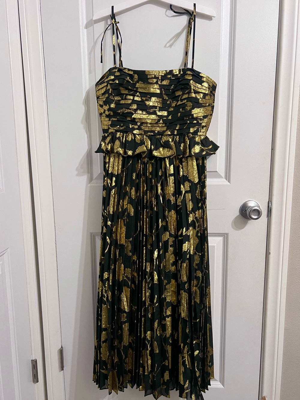 ASTR the Label Emerys Floral Square Neck Pleated Peplum Midi Dress: NWT Size M